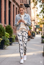 Load image into Gallery viewer, Ivory Rose Floral Leggings